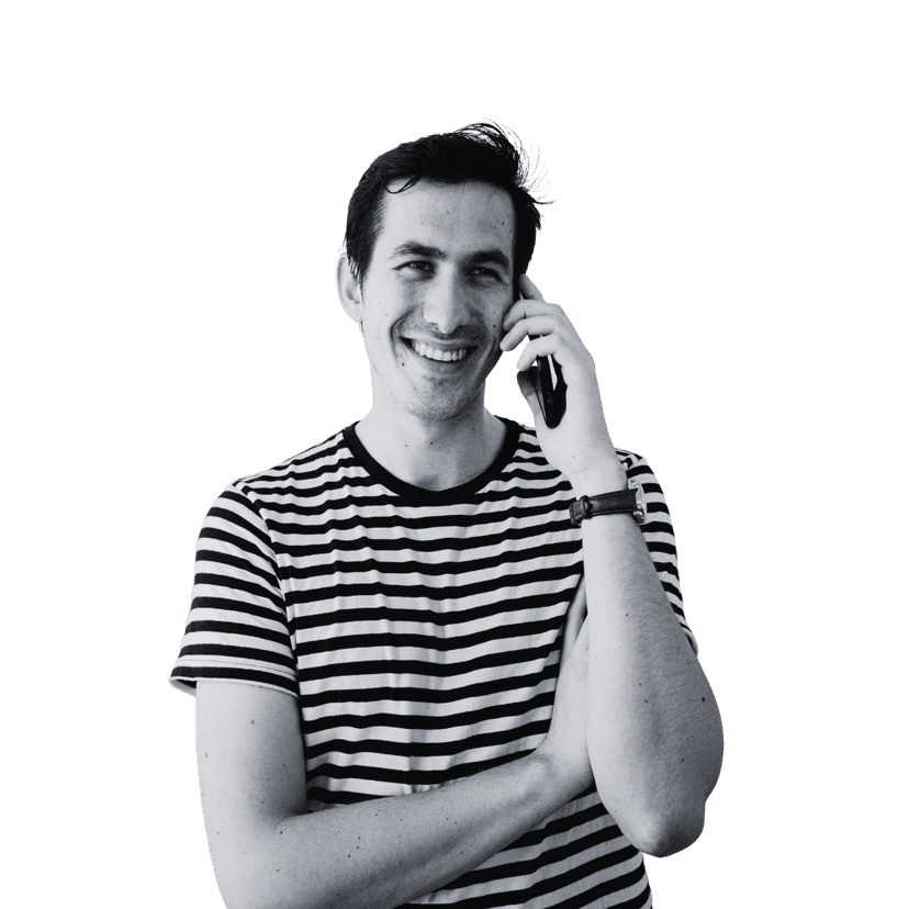 Contador amigável ajudando MEI